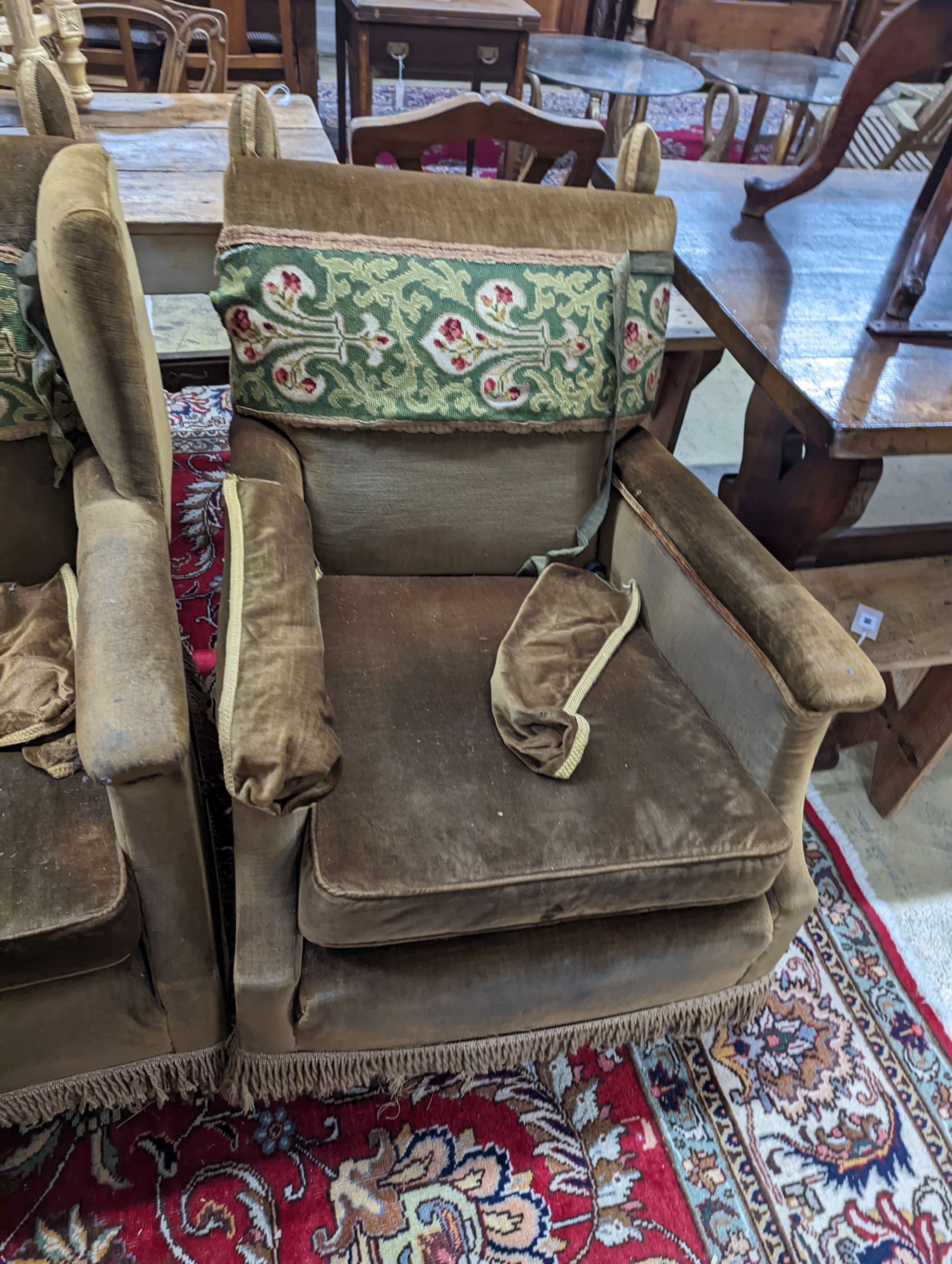 An early 20th century 3 piece Knole suite. Sofa- W-170cm, D-82cm, H-90cm.